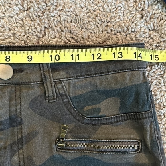 Design Lab Lord & Taylor Women CAMO Green Jeans size 29 or 2/4 NWOT - Picture 7 of 9
